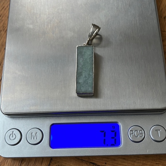 Gorgeous Vintage Pale Green Quartz and Sterling Pendant - Picture 11 of 13